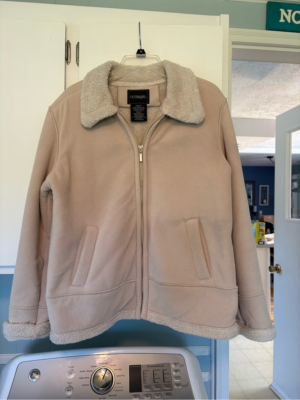 Women’s SZ M Outbrook Fleece Full Zip 100% Poly Sand/Cream